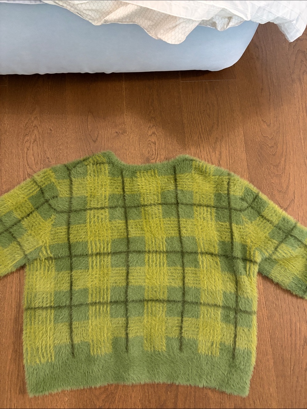UNIF Green Plaid Fuzzy Cardigan - Picture 4 of 5